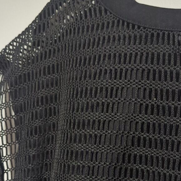 Banana Republic Black Boxy Crop T-Shirt with Cap Sleeves - Picture 3 of 5